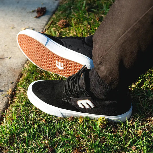 Barge Plus black/white - skate shoes | etnies Official Low-Top Vulcanized Etnies Skate Original Sustainability Gear