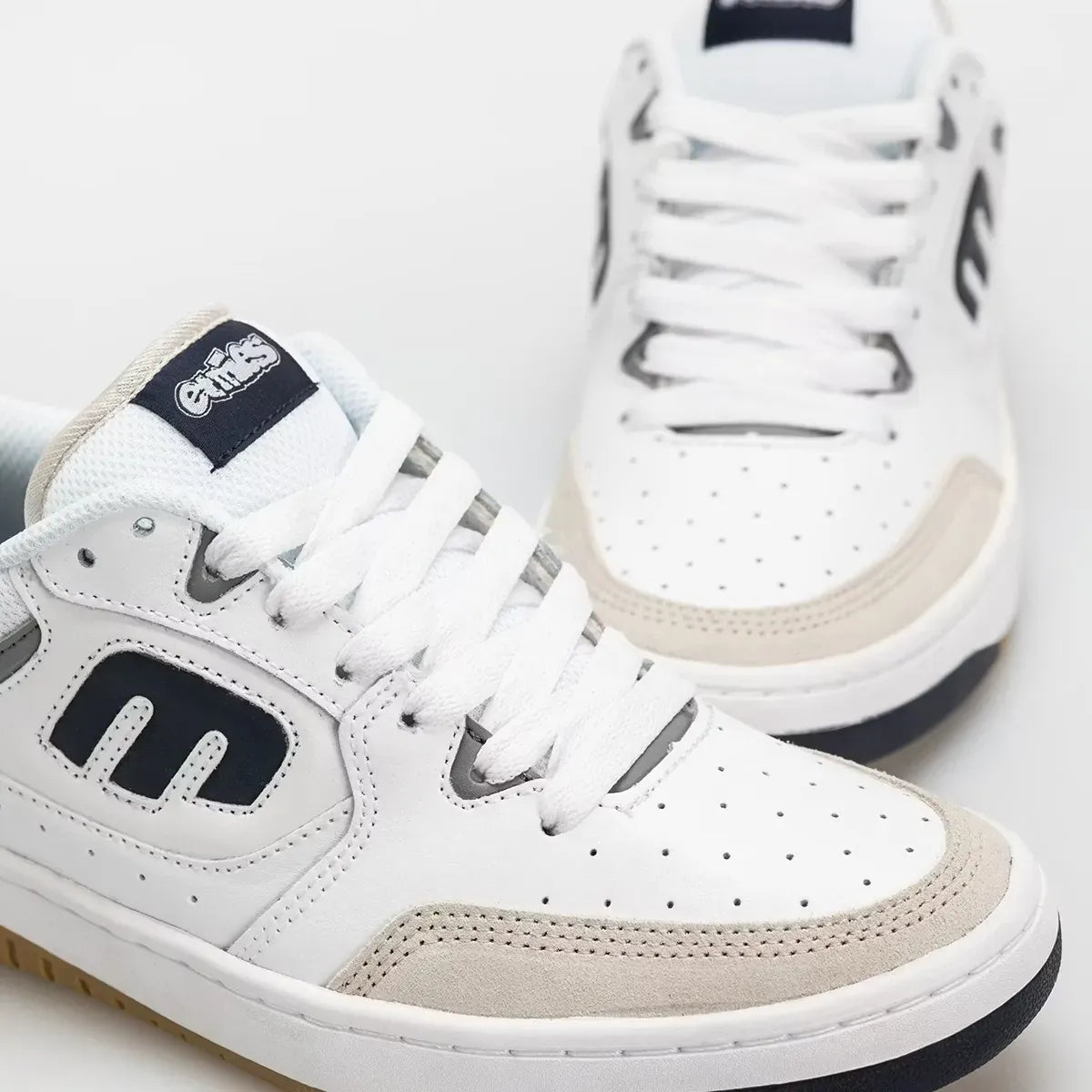 Loot white/navy - skate shoes | etnies Official Low-Top Shoe Etnies Skate Original Sustainability Gear