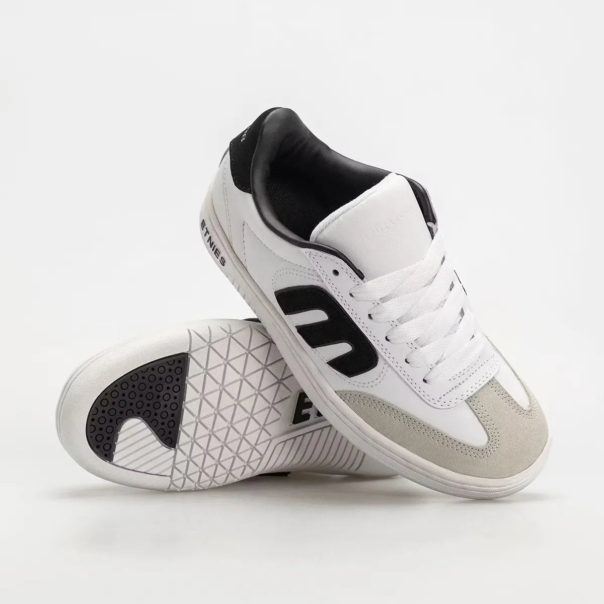 Locut white/black - skate shoes | etnies Official Low-Top Shoe Etnies Skate Original Sustainability Gear