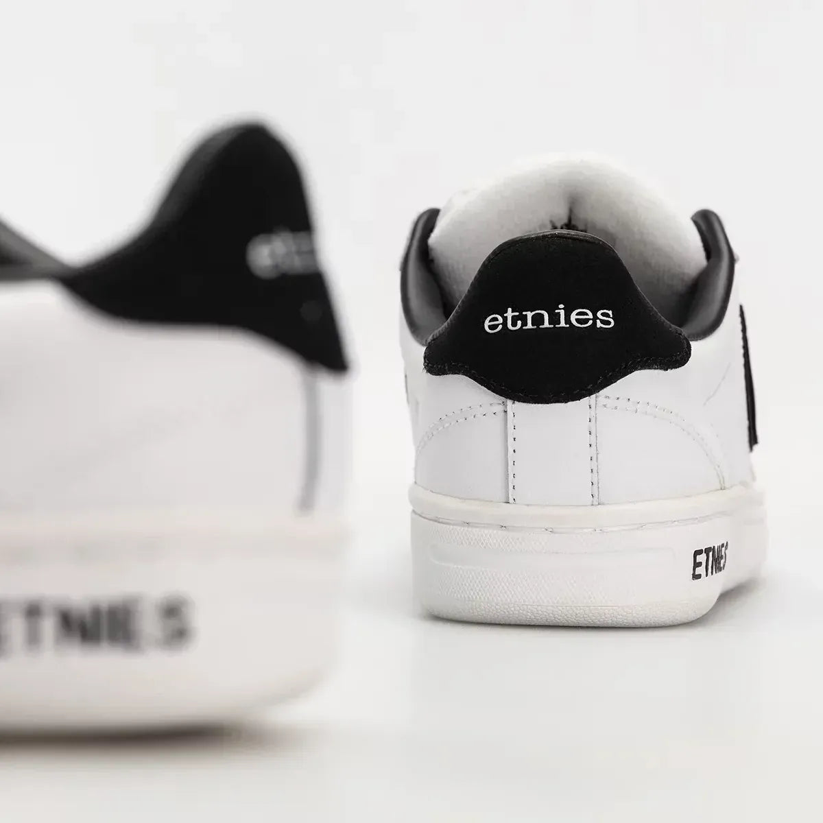 Locut white/black - skate shoes | etnies Official Low-Top Shoe Etnies Skate Original Sustainability Gear