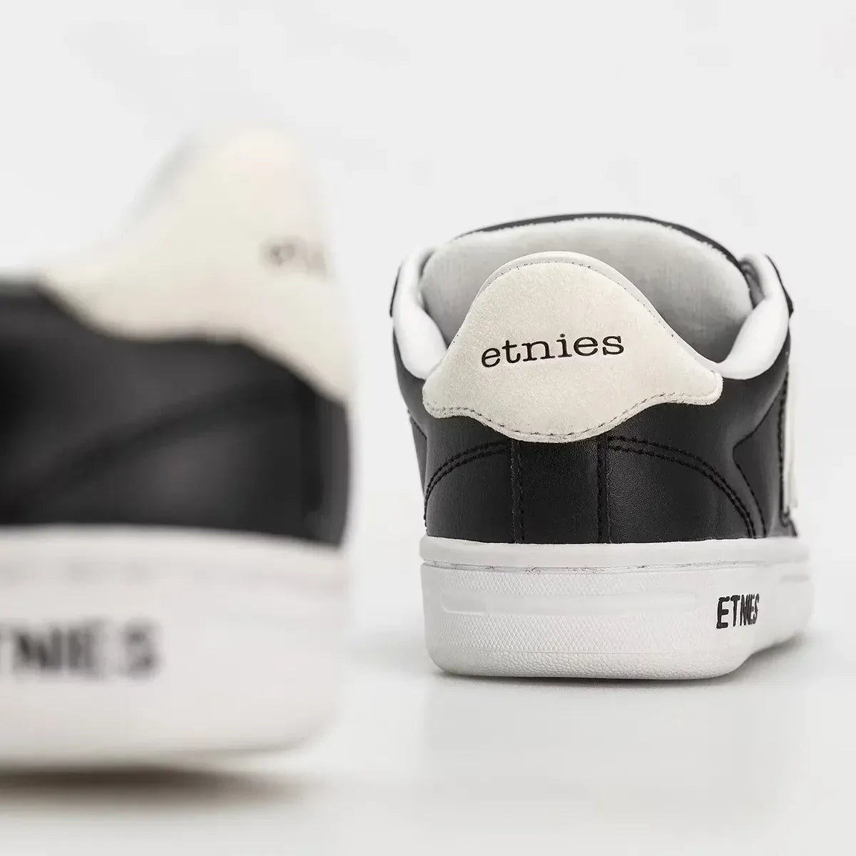 Locut black/white - skate shoes | etnies Official Low-Top Shoe Etnies Skate Original Sustainability Gear