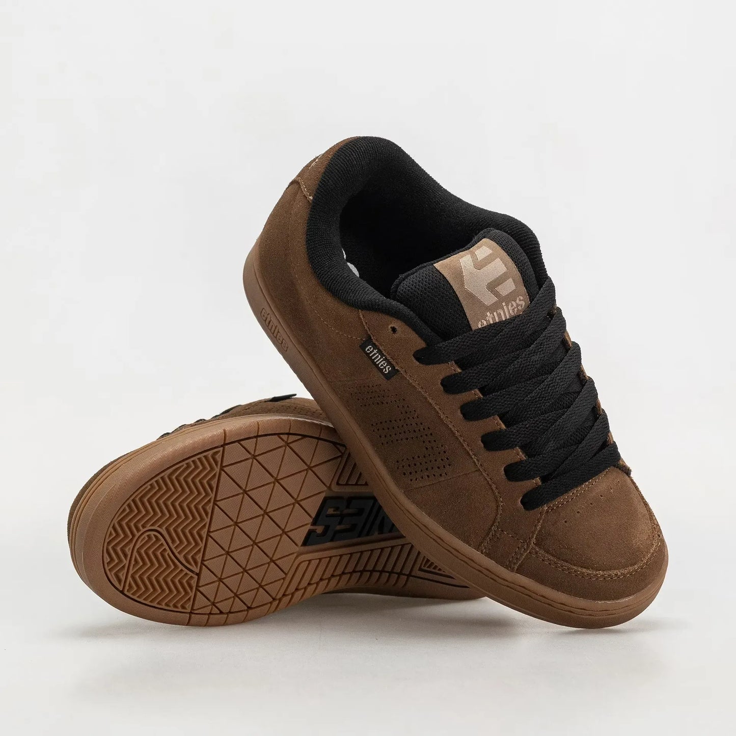 Kingpin Low-Top Shoe Brown Warm Grey Gum | etnies Official Etnies Skate Original Sustainability Gear