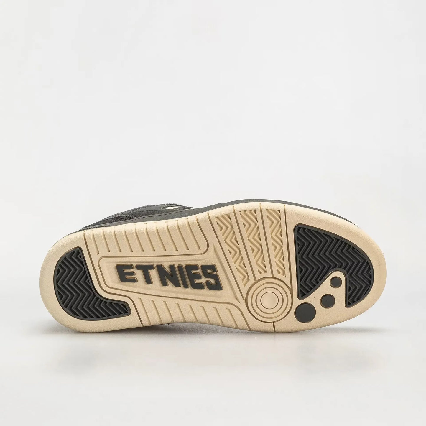 Loot Low - Top Shoe Dark Grey Skate | etnies Official Low-Top Shoe Etnies Skate Original Sustainability Gear