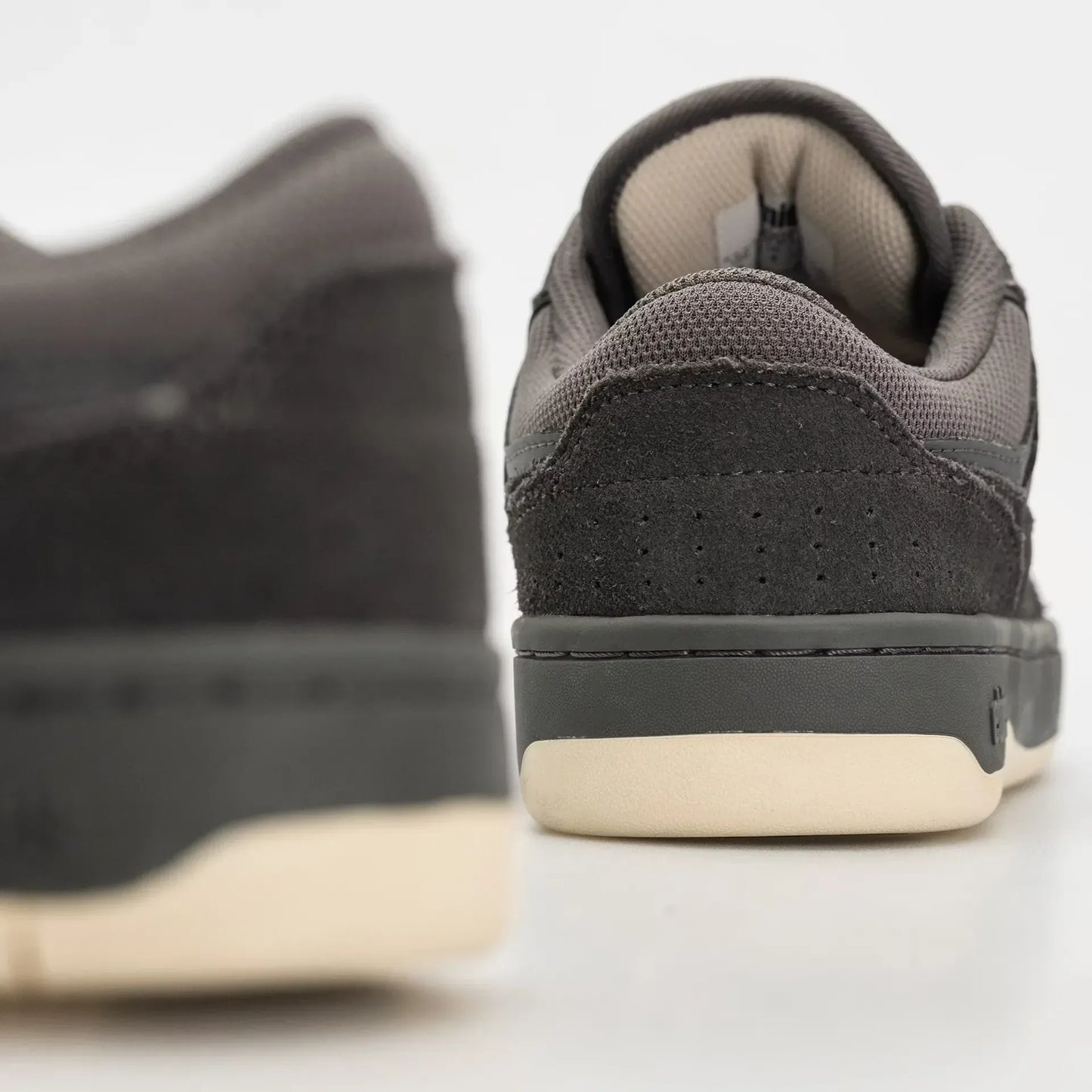 Loot Low - Top Shoe Dark Grey Skate | etnies Official Low-Top Shoe Etnies Skate Original Sustainability Gear