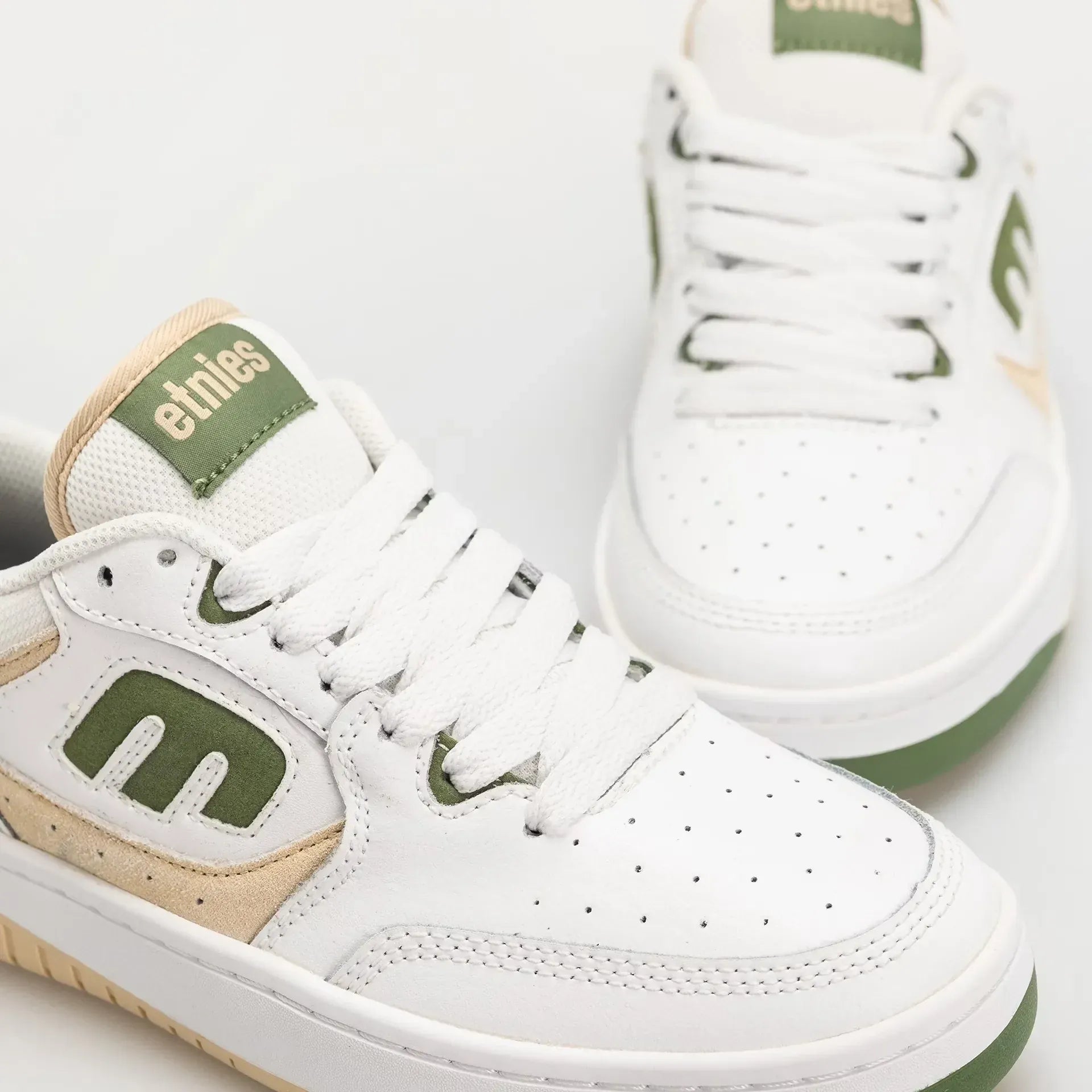 Loot Low - Top Skate Shoe White Green | etnies Official Low-Top Shoe Etnies Skate Original Sustainability Gear
