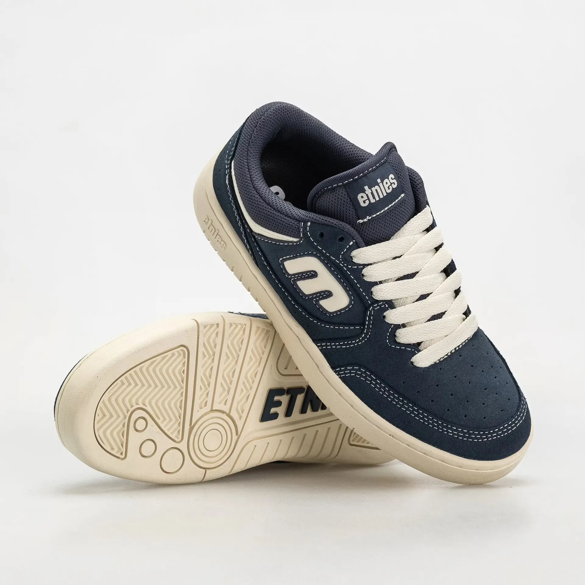 Loot Low - Top Skate Shoe Navy White | etnies Official Low-Top Shoe Etnies Skate Original Sustainability Gear