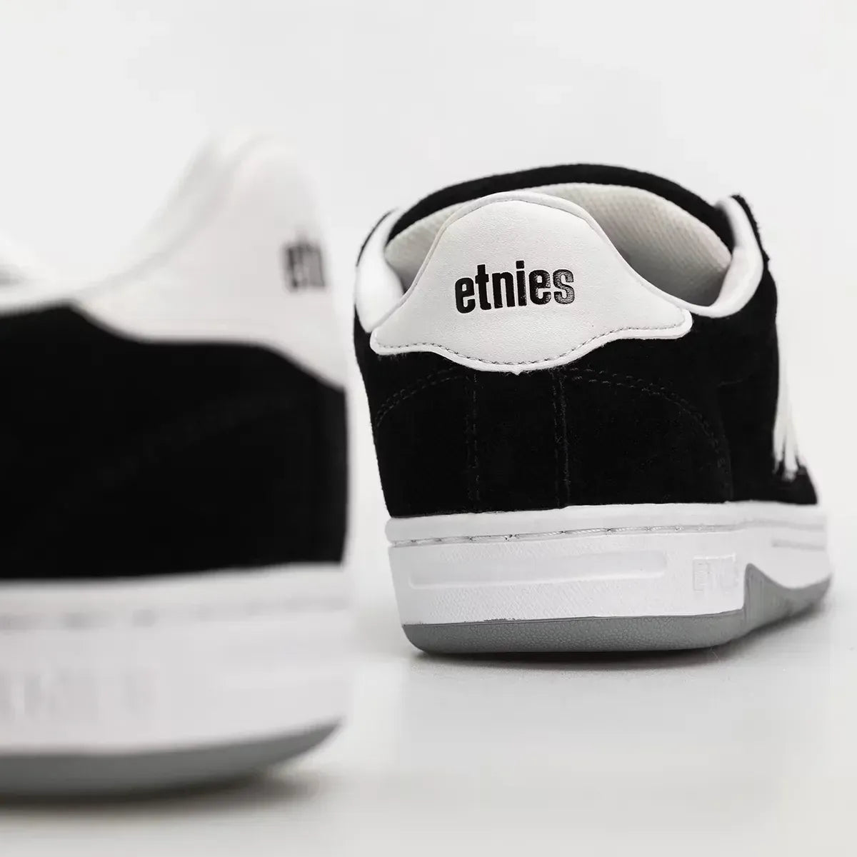Locut black/white - skate shoes | etnies Official Low-Top Shoe Etnies Skate Original Sustainability Gear