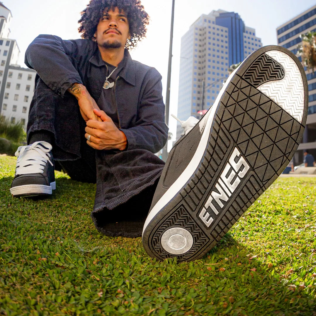 Black/White Chunky Skate Shoes Kingpin 2K  | etnies Official etnies Skate Original Sustainability Gear