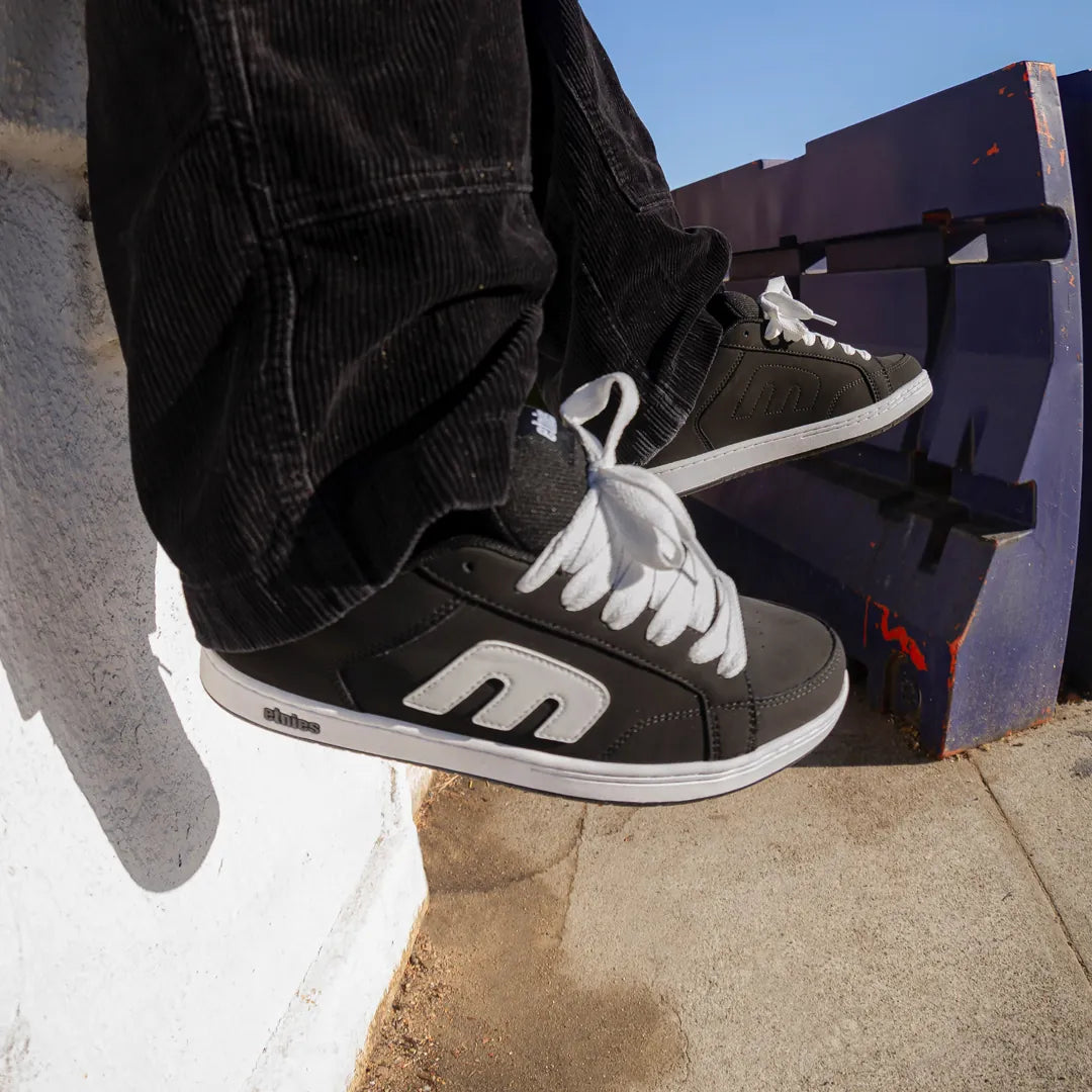 Black/White Chunky Skate Shoes Kingpin 2K  | etnies Official etnies Skate Original Sustainability Gear