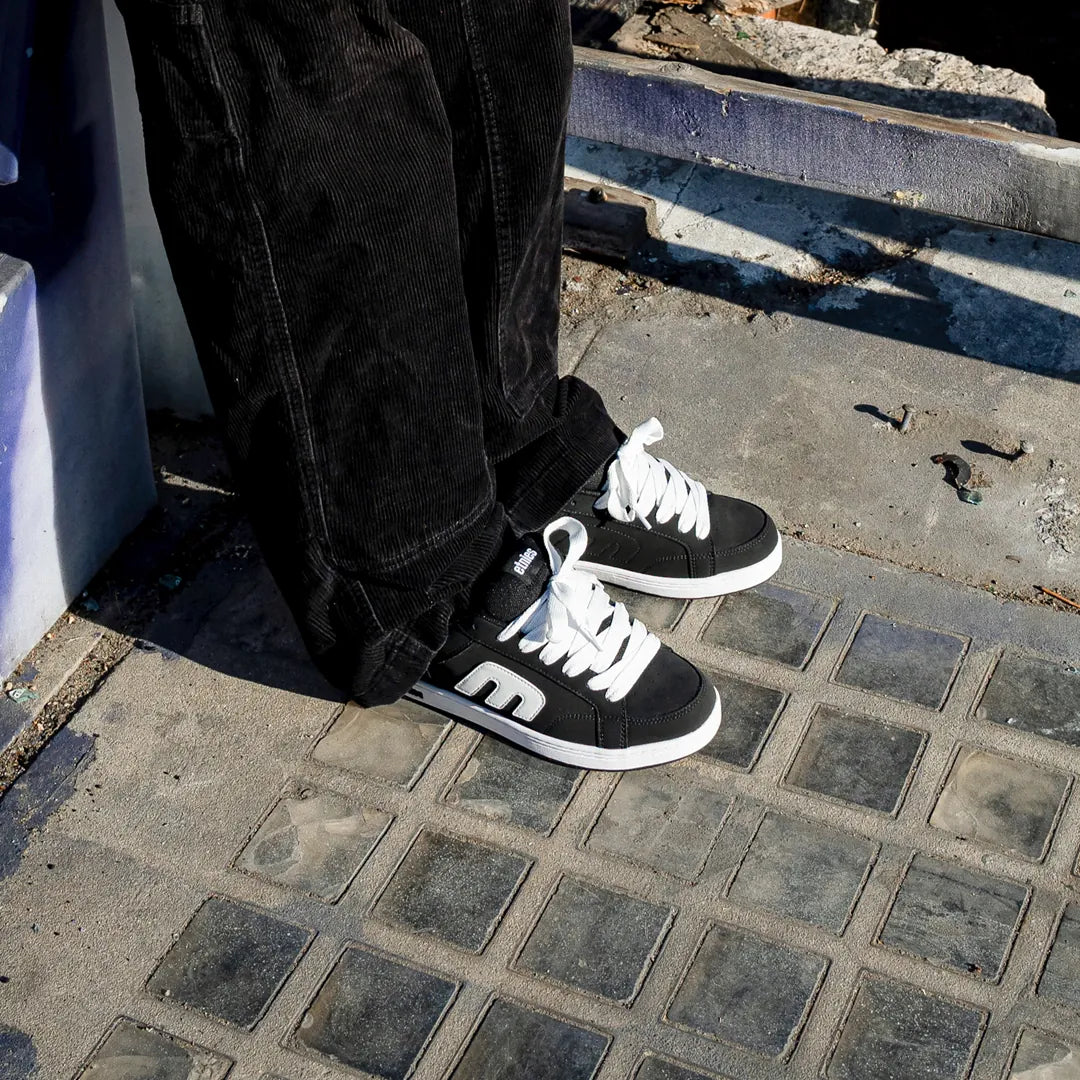 Black/White Chunky Skate Shoes Kingpin 2K  | etnies Official etnies Skate Original Sustainability Gear