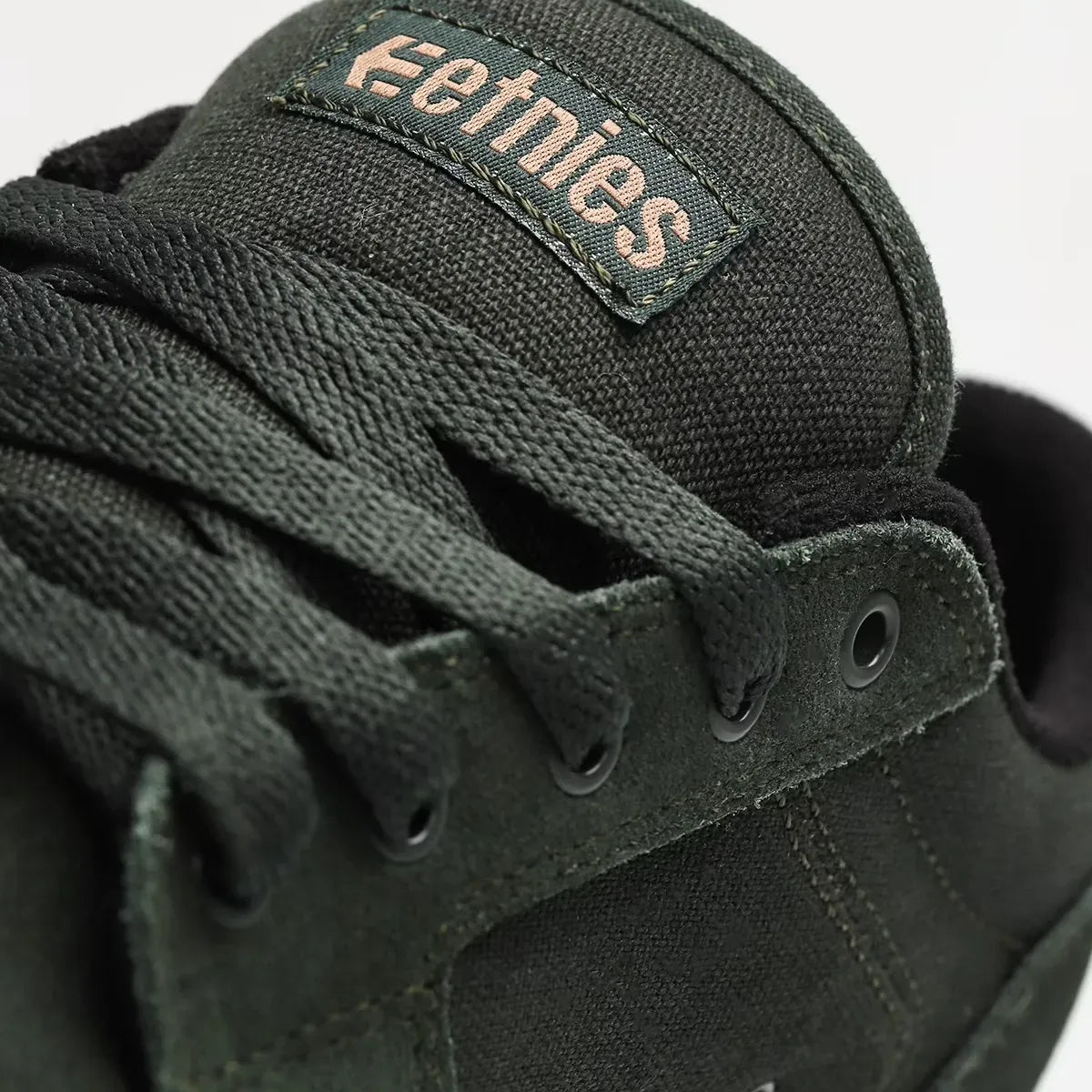 Barge Ls green/gum - skate shoes | etnies Official Low-Top Vulcanized Etnies Skate Original Sustainability Gear
