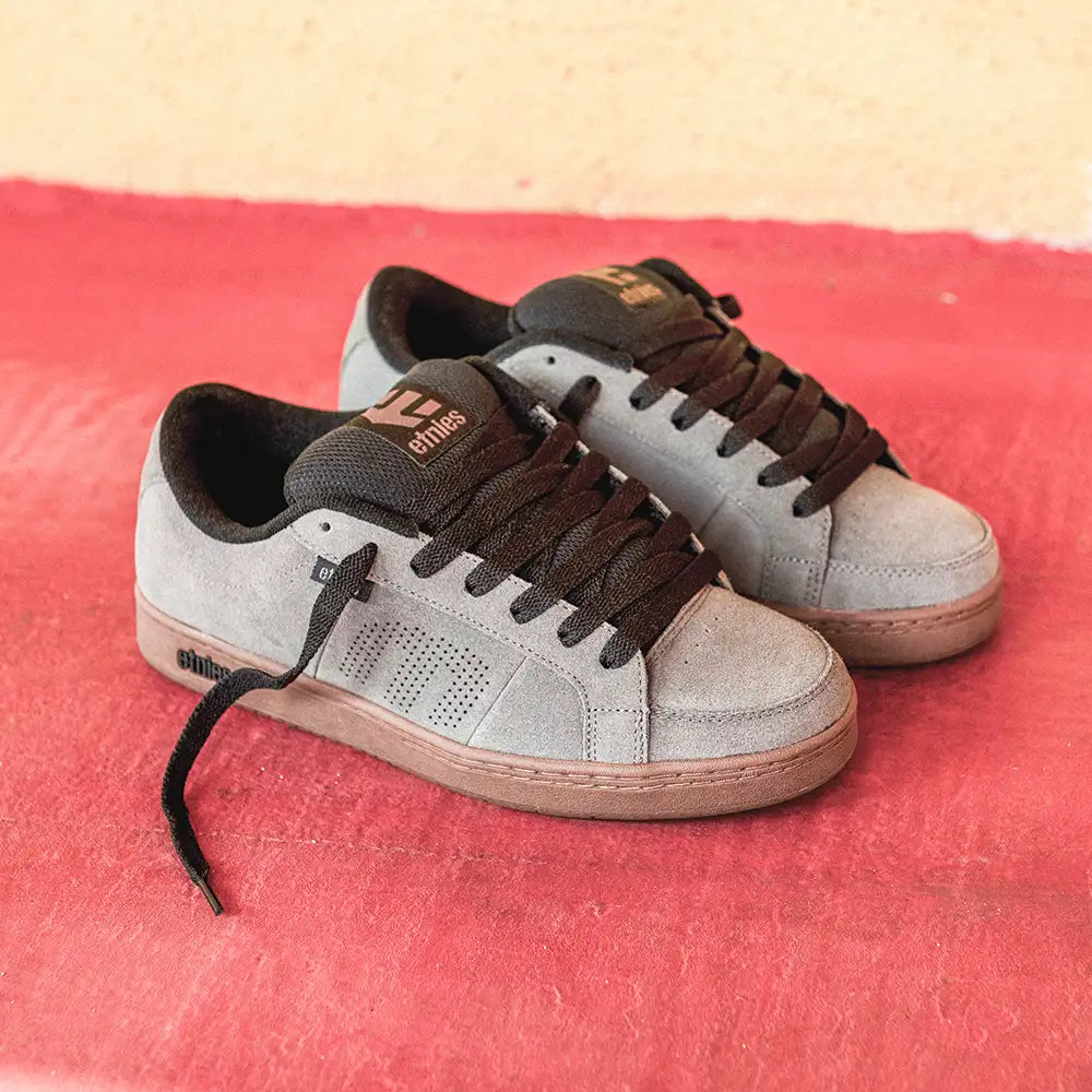 Kingpin black/dark grey/gum - skate shoes | etnies Official Low-Top Shoe Etnies Skate Original Sustainability Gear