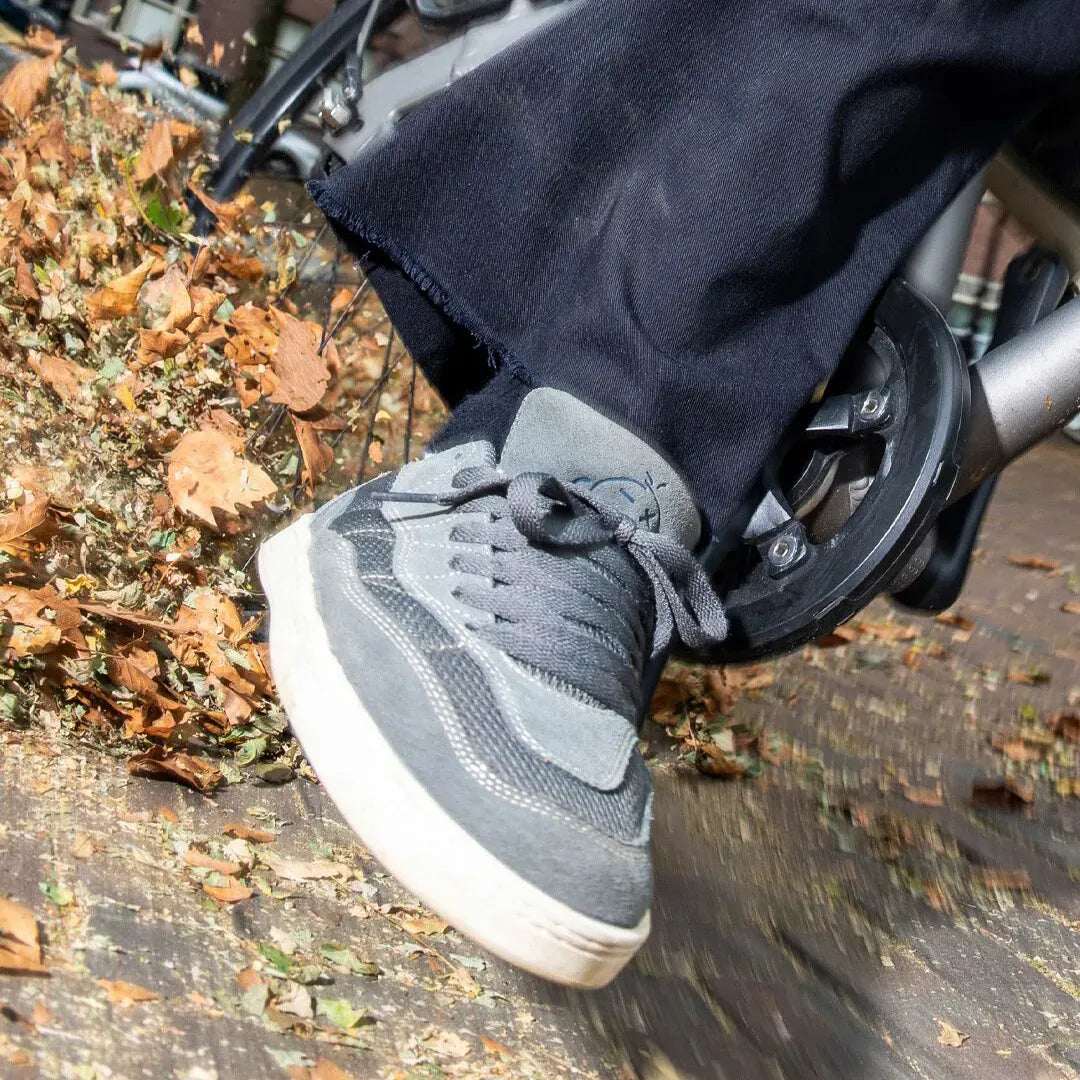 Snake Low - Top Skate Shoe Dark Grey | etnies Official Low-Top Shoe Etnies Skate Original Sustainability Gear