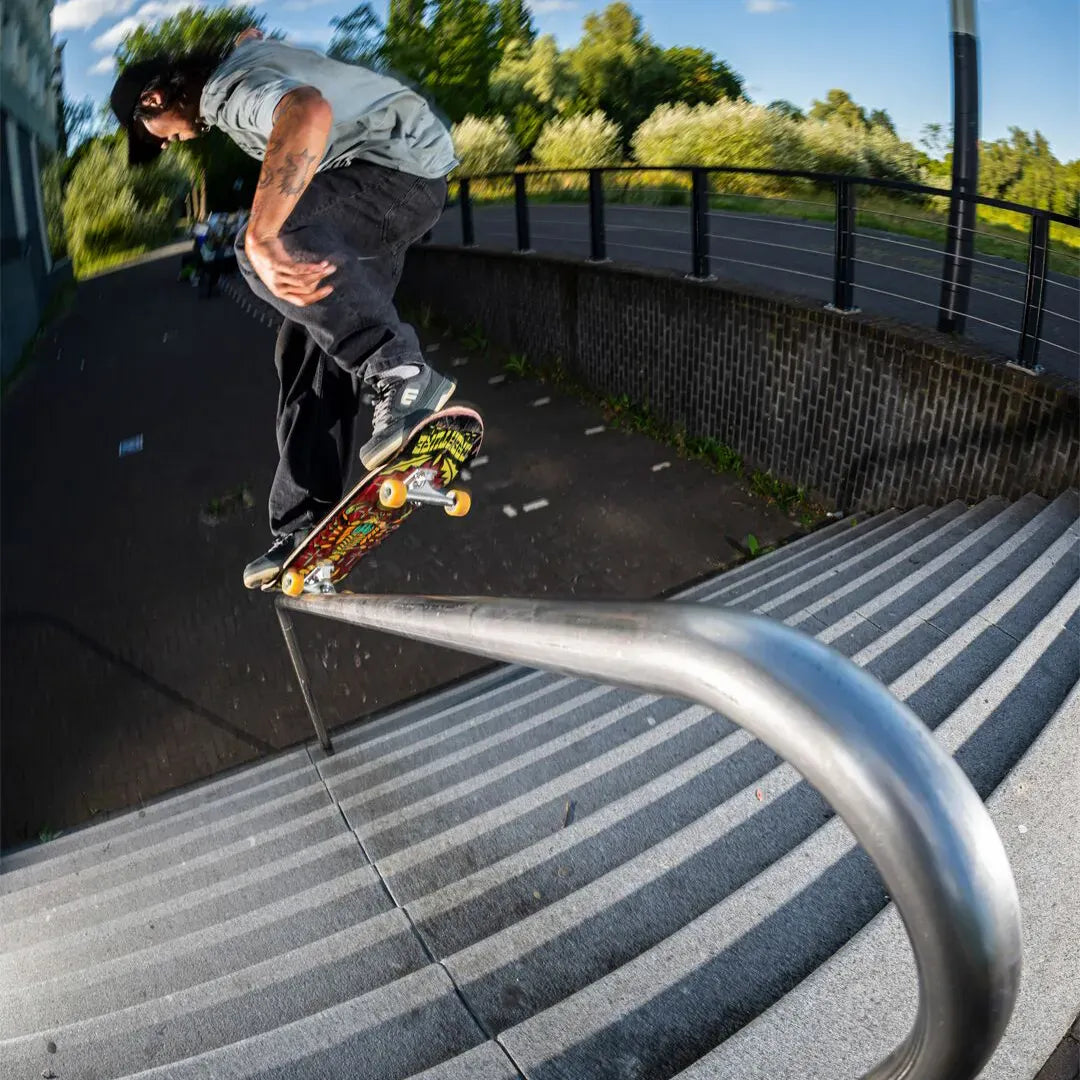 Loot Low - Top Shoe Dark Grey Skate | etnies Official Low-Top Shoe Etnies Skate Original Sustainability Gear