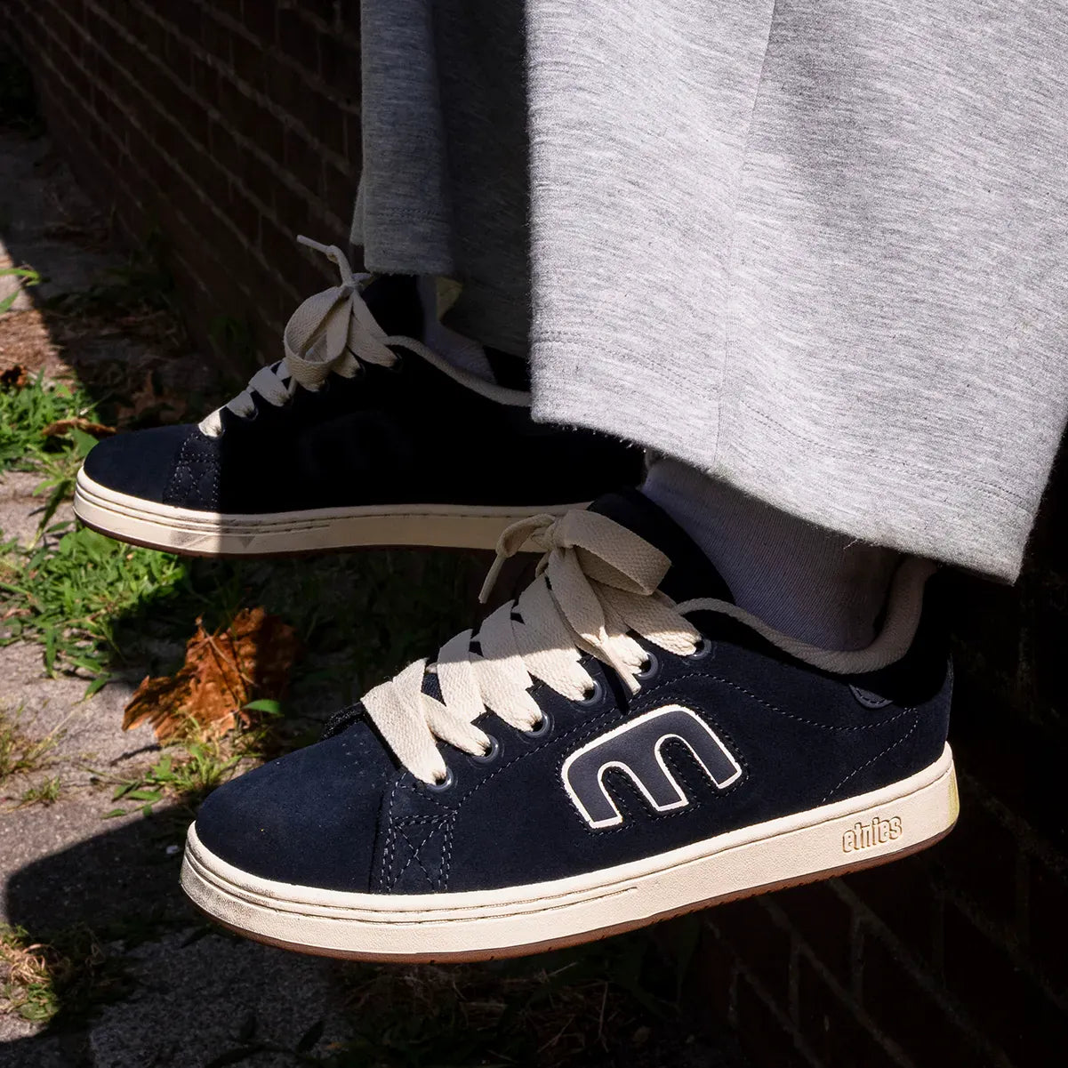 Callicut Low - Top Shoe Navy Tan Skate | etnies Official Low-Top Shoe Etnies Skate Original Sustainability Gear
