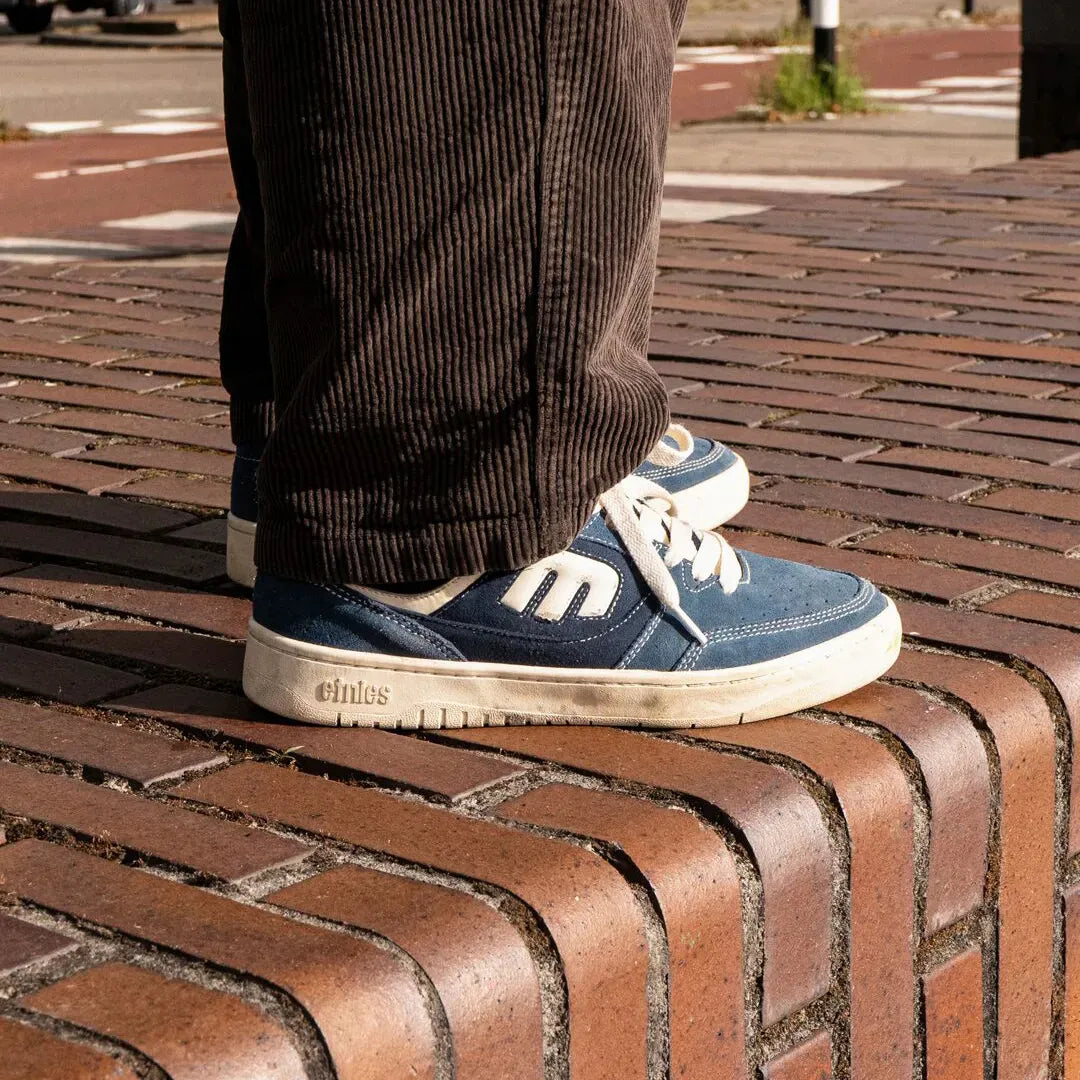 Loot Low - Top Skate Shoe Navy White | etnies Official Low-Top Shoe Etnies Skate Original Sustainability Gear