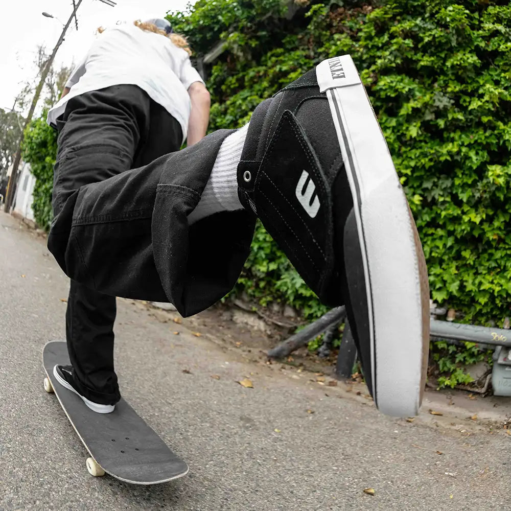 Andy Anderson black/white skate shoes etnies Official