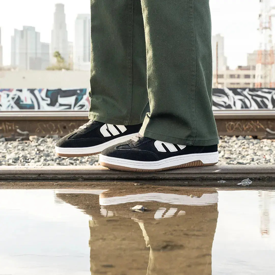 Locut Skate Low-Top Shoe - skateboarding | etnies Official Low-Top Shoe Etnies Skate Original Sustainability Gear