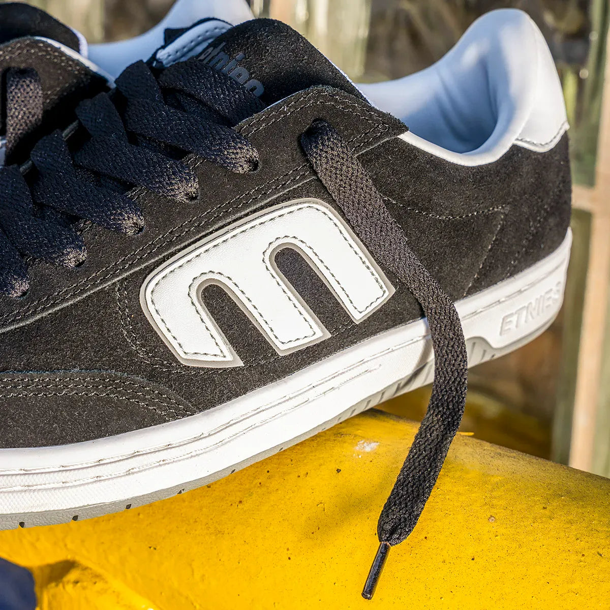 Locut black/white - skate shoes | etnies Official Low-Top Shoe Etnies Skate Original Sustainability Gear