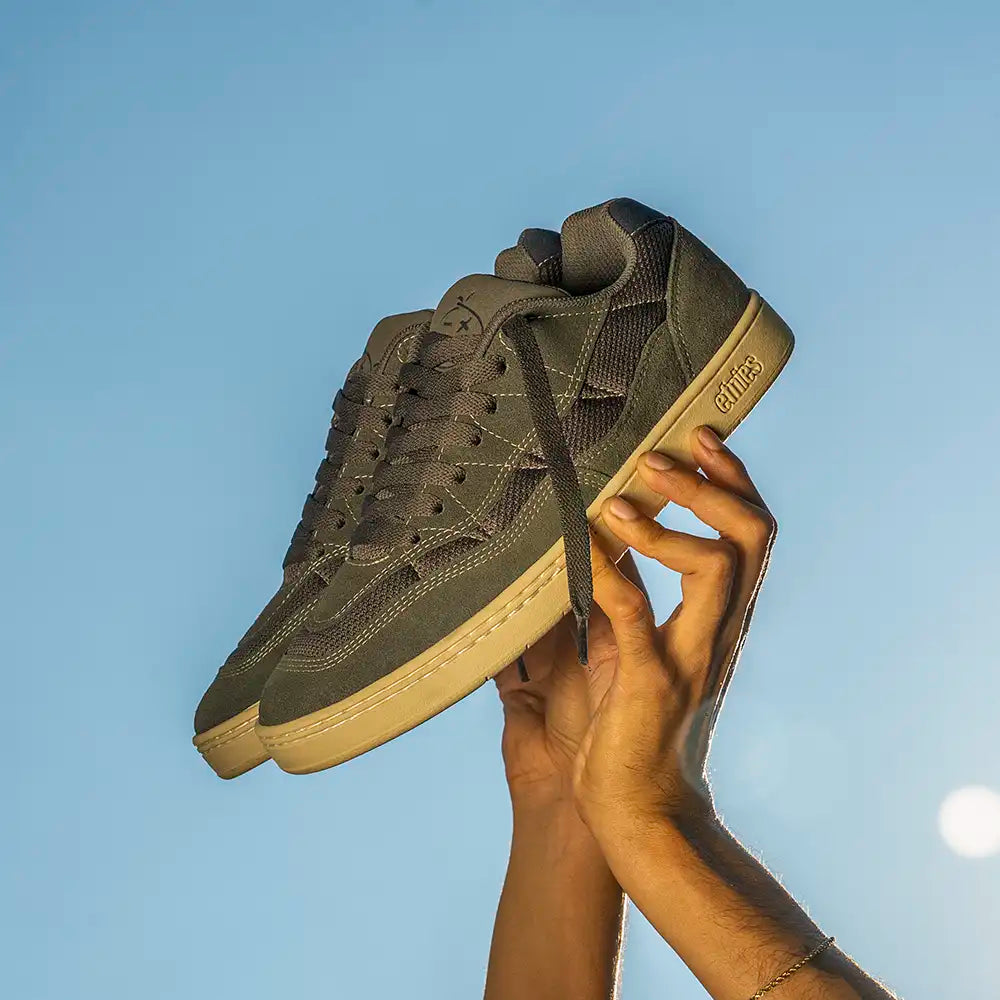 Snake Low - Top Skate Shoe Dark Grey | etnies Official Low-Top Shoe Etnies Skate Original Sustainability Gear