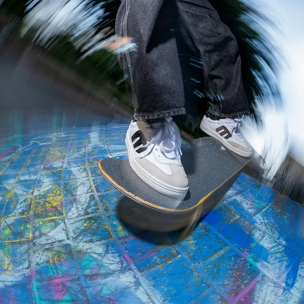 Locut white/black - skate shoes | etnies Official Low-Top Shoe Etnies Skate Original Sustainability Gear