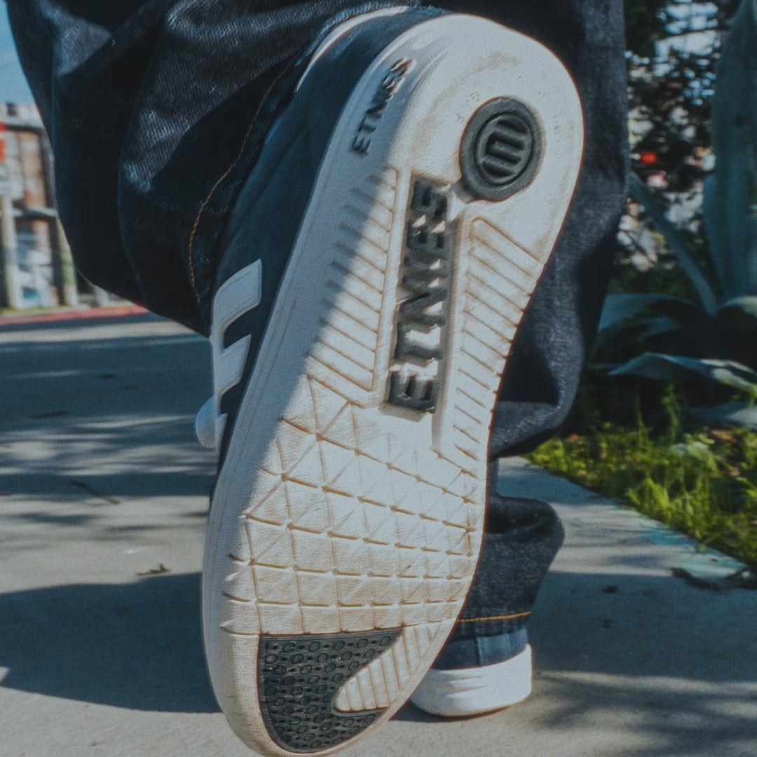 etnies skate shoes 90s